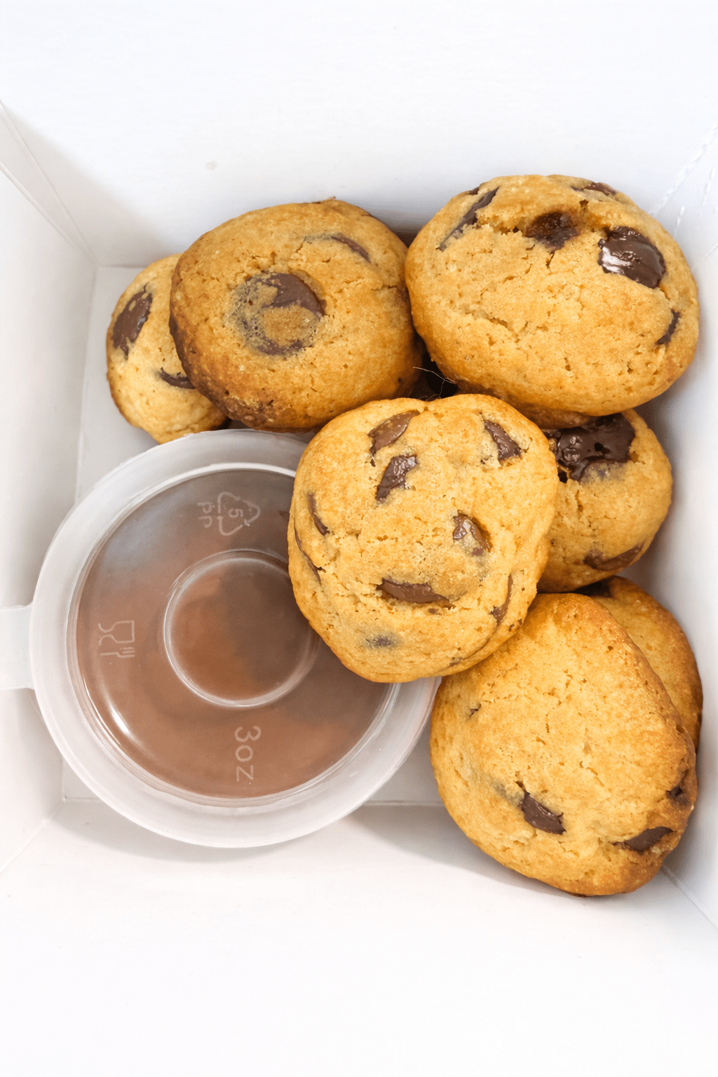 Mini Cookie Bites with Chocolate Dip (8 pcs) - Sprinkles